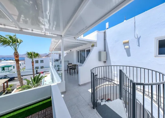 Sunlit Paradise Apartament *